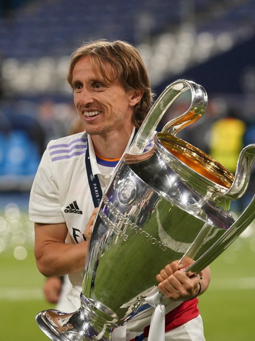 意媒：AC米兰将和罗马在冬窗争夺齐尔克泽