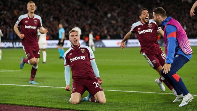 希门尼斯：进球那一刻想起了妻儿，那球是我所爱的人一起进的