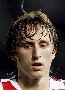 根据目前的情况拜仁明年夏天无意与格雷茨卡续约