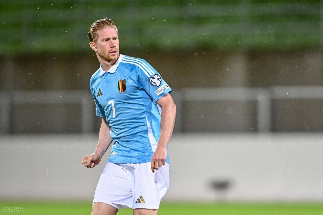 上海海港实现三连冠，申花亚军，梅州客队降级，亚冠表现不佳，山东泰山机会最大。