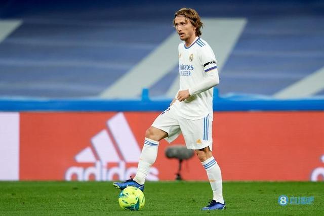 球员：你敢信？我都没看球门