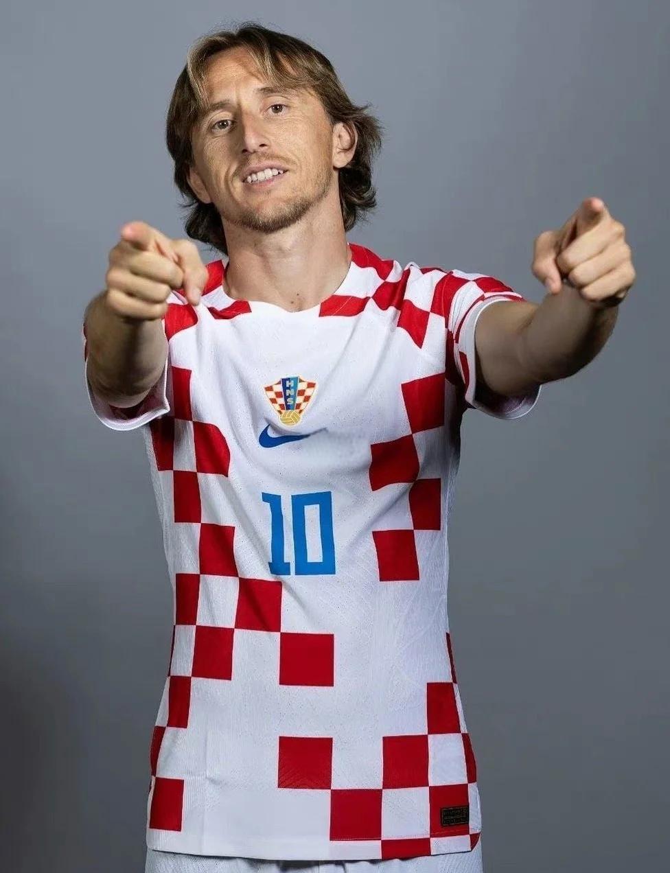 球星抢断后三步上篮太快了